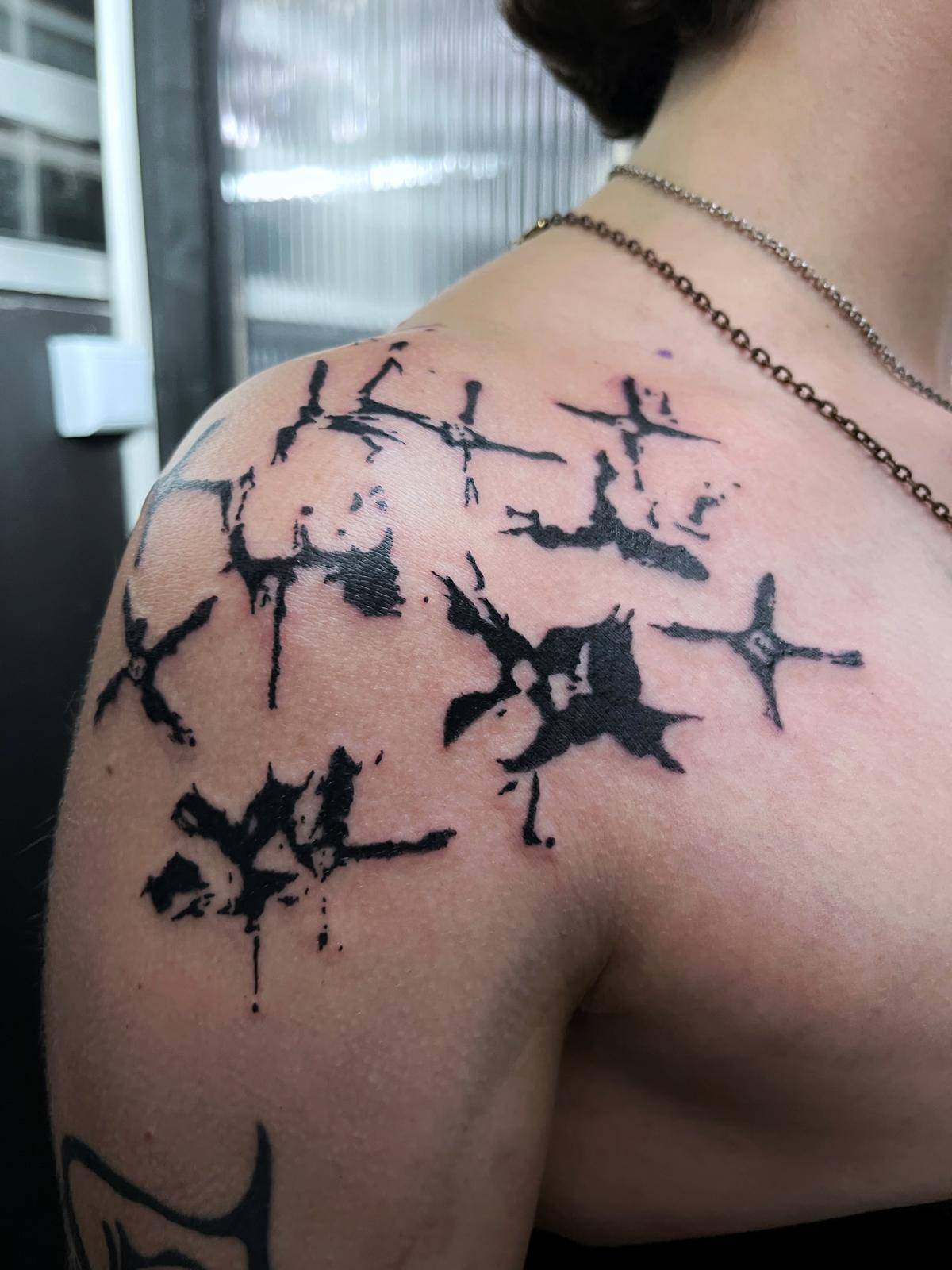 Tatouage dentelle dotwork cheville